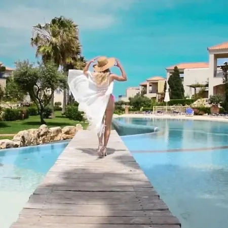 Apartment Elias 3-bedroom On The Beach With Pool Chania (Crete)