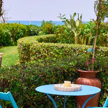 Elias 3-bedroom On The Beach With Pool Apartment Chania (Crete)