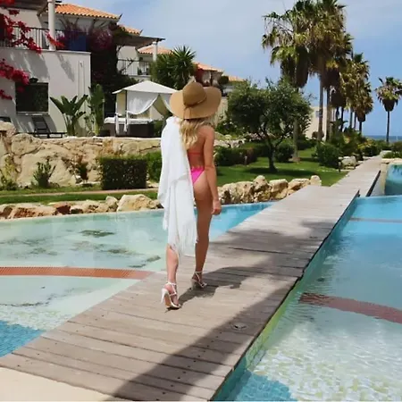 Elias 3-bedroom On The Beach With Pool