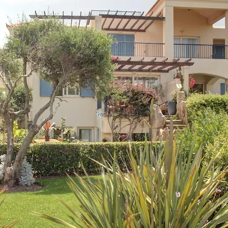 Apartament Elias 3-bedroom On The Beach With Pool