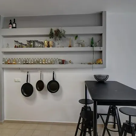 Elias 3-bedroom On The Beach With Pool Chania (Crete)