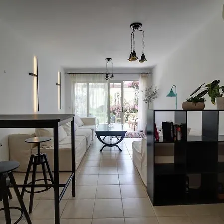 Apartmán Elias 3-bedroom On The Beach With Pool Chania (Crete)