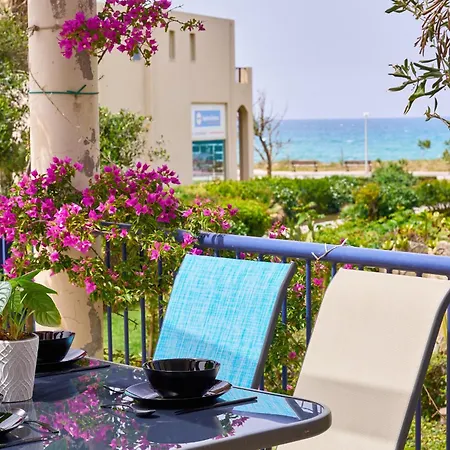Elias 3-bedroom On The Beach With Pool * Chania (Crete)