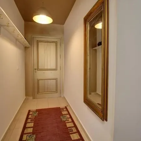 Appartement Elias 3-bedroom On The Beach With Pool