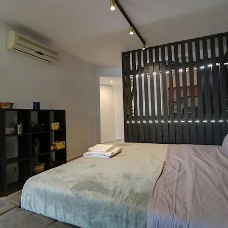 Appartement Elias 3-bedroom On The Beach With Pool La Canée